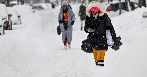 ice-cold-uk-storm-mixes-with-met-office-snow-warning-to-spark-rare-thundersnow-fears-–-the-mirror