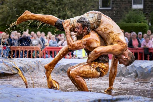 in-pictures:-gravy-wrestling-and-bog-snorkelling-–-the-quirkier-events-…-–-north-wales-pioneer