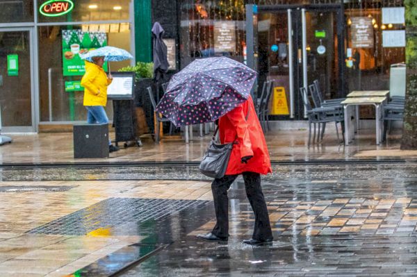 danger-to-life-warning-issued-as-us-bomb-cyclone-causes-torrential-…-–-upday