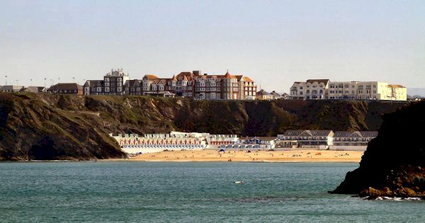 hotel-bristol-in-newquay-is-‘too-good-to-be-demolished’-as-fight-continues-–-cornwall-live