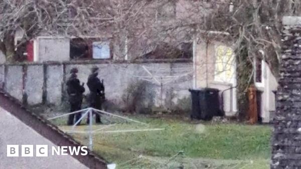 man,-41,-arrested-in-armed-police-incident-in-inverurie-–-bbc