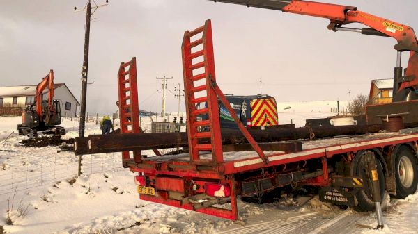uk-weather:-engineers-arrive-in-shetland-as-thousands-endure-third-day-without-power-–-amid-more-snow-and-ice-…-–-sky-news