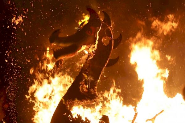 shetland-set-for-up-helly-aa-festival-with-women-in-squads-for-first-time-–-lowestoft-journal