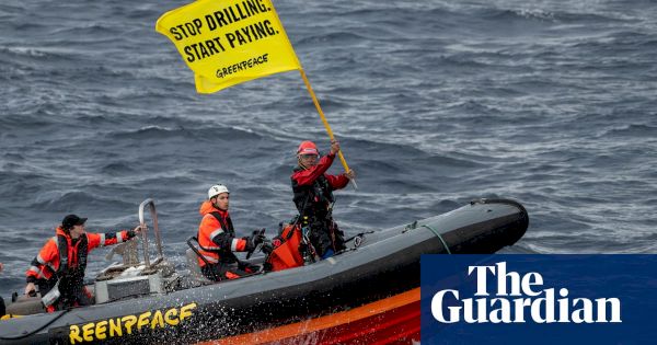 greenpeace-protesters-board-shell-platform-bound-for-shetland-–-the-guardian