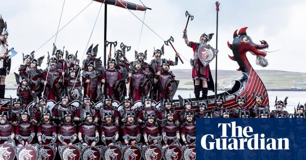 scotland’s-up-helly-aa-festival-–-in-pictures-|-uk-news-–-the-guardian