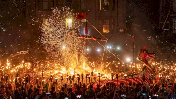 first-inclusive-viking-fire-festival-held-on-shetland-islands-–-abc-news