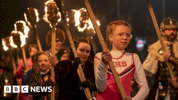 in-pictures:-shetland’s-up-helly-aa-viking-fire-festival-–-bbc