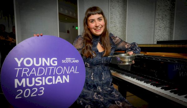 pianist-amy-wins-young-traditional-musician-award