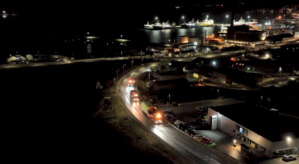 reader’s-view-of-windfarm-convoy