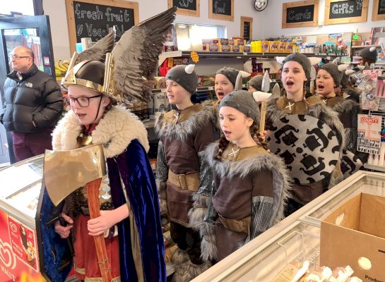 walls-jarl’s-squad-see-out-fire-festival-season-in-style