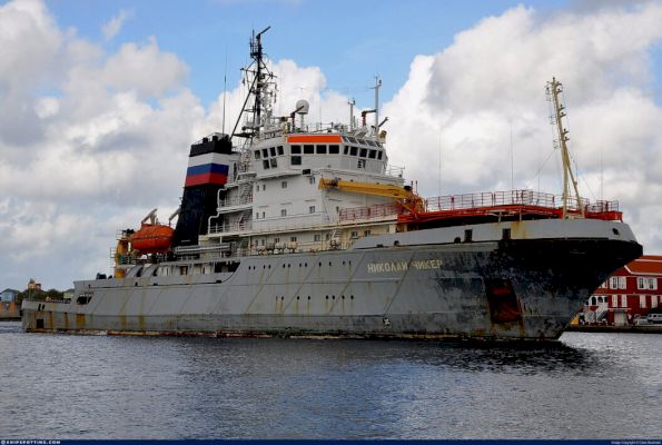 ‘cold-war’-concerns-about-russian-ship-patrolling-coast