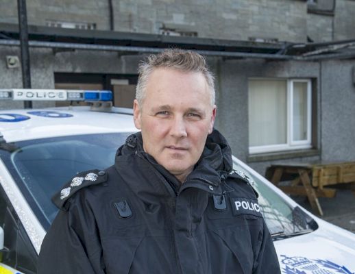 police-drugs-raids-uncover-heroin,-cocaine-and-cash