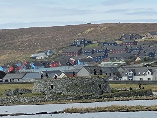 tourists-‘oblivious’-to-safety,-resident-says
