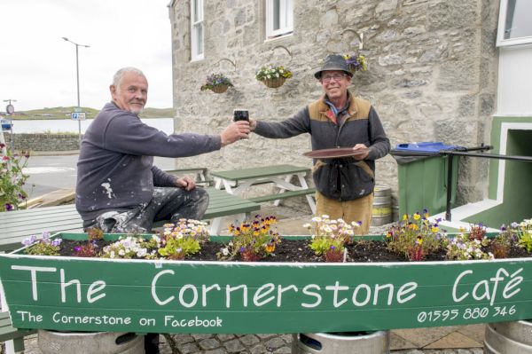 cafe’s-al-fresco-plans-spark-cosmopolitan-vision-of-‘scalloway-sur-mer’