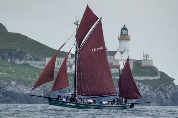 swan-suffers-engine-trouble-in-first-tall-ships-race