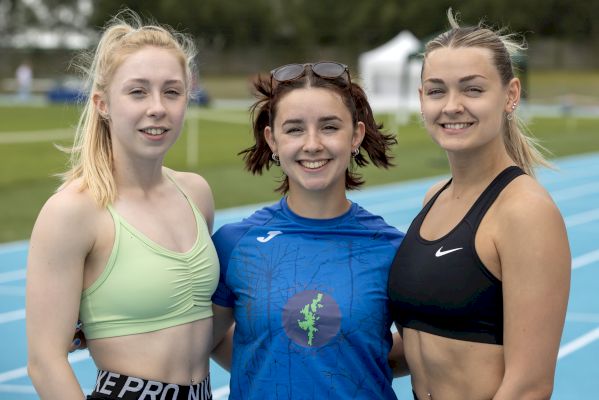 dinwoodie-races-into-200-metre-finals-as-footballers-kick-off-in-crunch-match