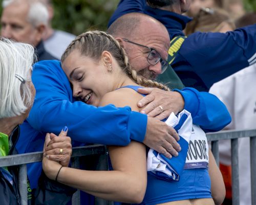 in-pictures:-jasmin-and-katie-double-their-medal-tallies-on-wednesday