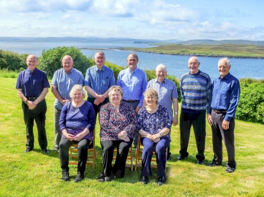 whalsay-family-of-10-siblings-return-to-home-site