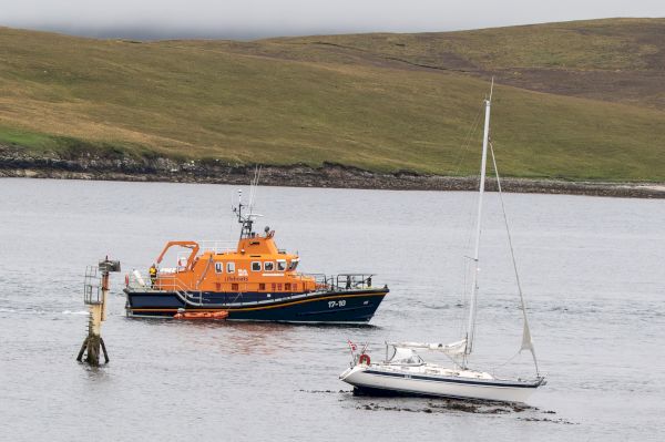 lifeboat-called-out-after-yacht-runs-aground