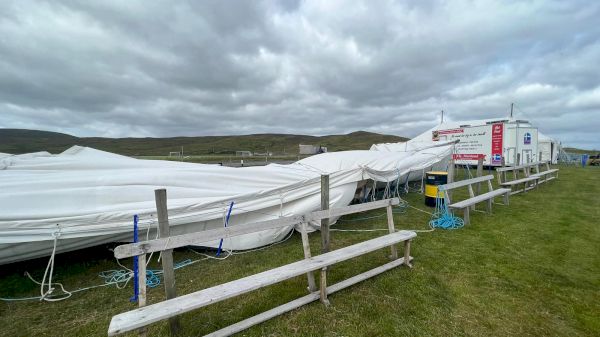 tent-blows-down-at-cunningsburgh-showground