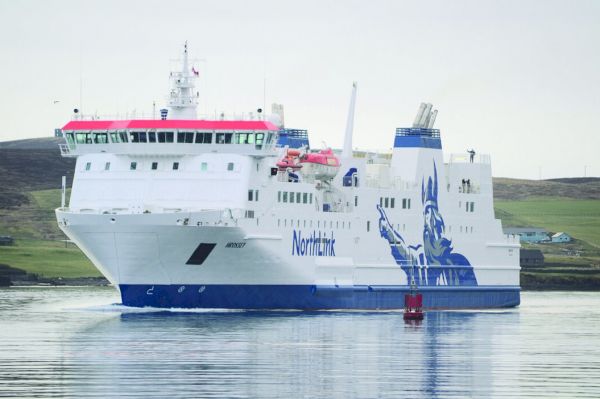 wishart-calls-on-northlink-to-bring-back-shared-cabins