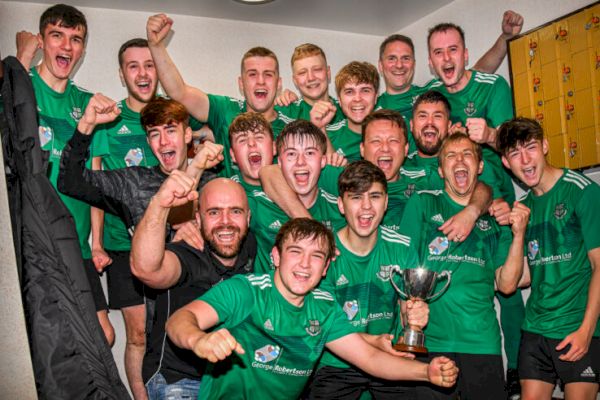 celtic-lift-bloomfield-cup
