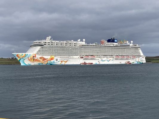 largest-cruise-ship-of-the-year-arrives