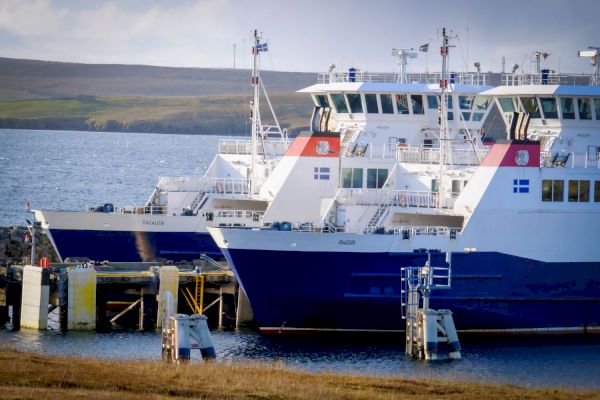 single-vessel-service-on-yell-sound