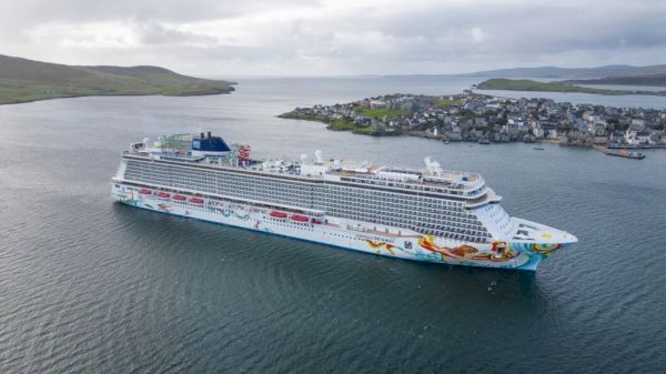 buoyant-cruise-sector-sees-port-passenger-number-soar-past-100k 