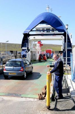 single-vessel-on-yell-sound-service