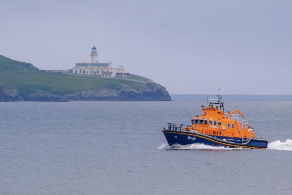 lerwick-lifeboat-launched-to-assist-stricken-fishing-boat