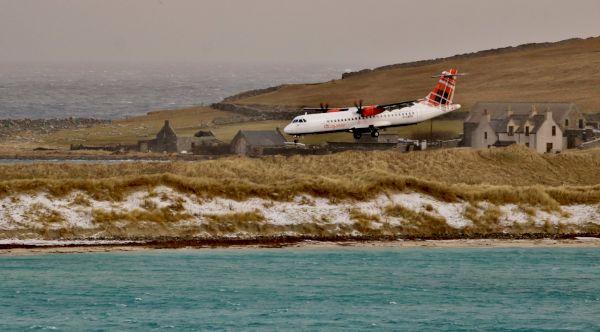 plane-forced-to-divert-and-buses-suspended