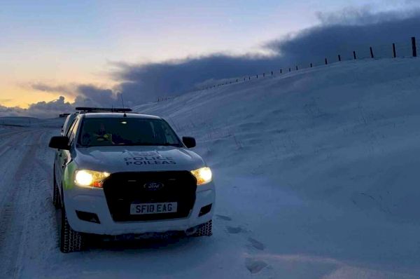 abandoned-vehicle-blocked-ambulance-on-emergency-call