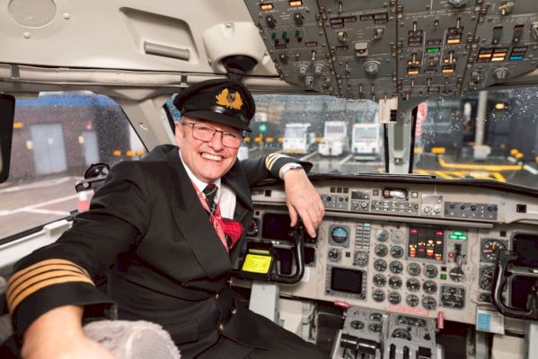 pilot-flies-off-into-the-sunset-after-34-‘incredible’-years-of-service