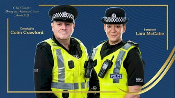 police-officers-commended-for-bravery 