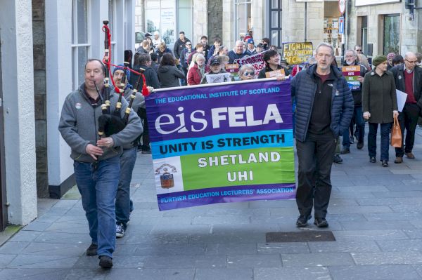 demonstration-in-support-of-uhi-shetland