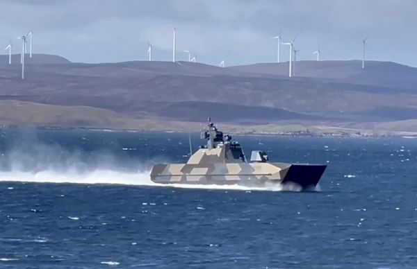 watch:-norwegian-skjold-class-corvette-cruise-past-whalsay 