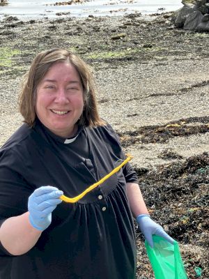 redd-up-volunteers-take-part-in-coastal-clean-up