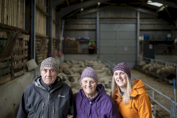 shetland-wool-week-patron-awarded-to-doull-family