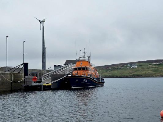 aith-lifeboat-scrambled-in-fog
