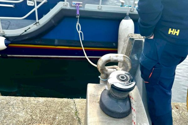 mooring-lines-untied-from-lerwick-lifeboat 