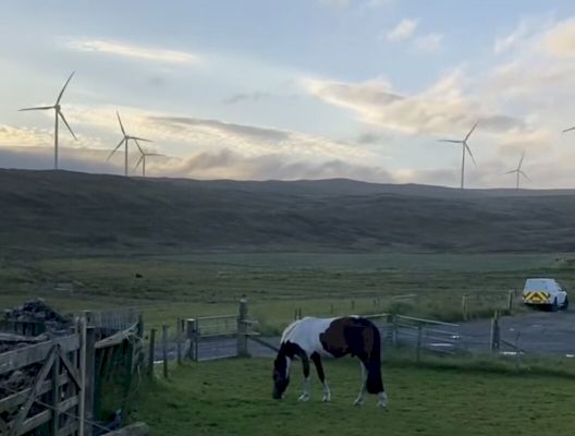 watch:-resident-highlights-extent-of-windfarm-noise 