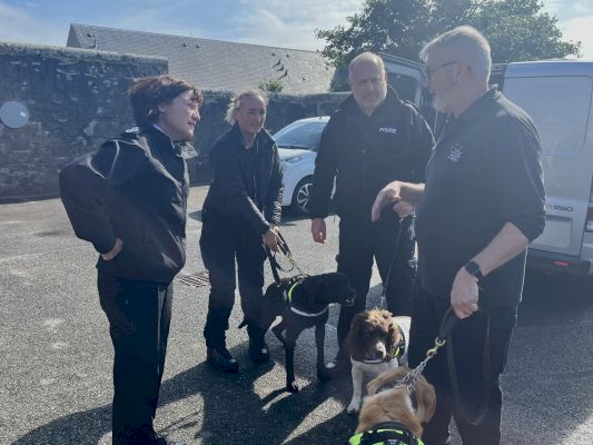 scotland’s-top-cop-pays-visit-to-lerwick
