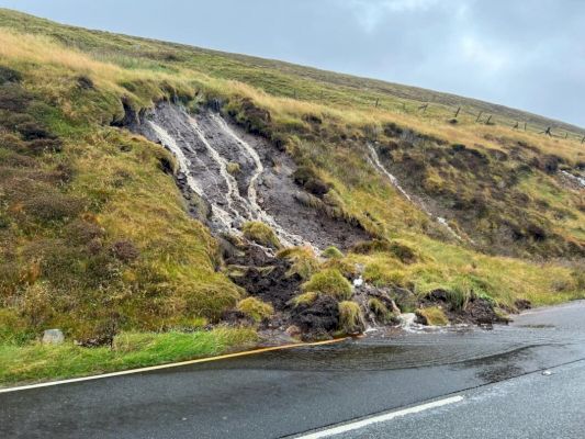 sic-roads-team-attend-weisdale-landslide 