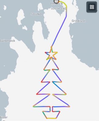 rnli-sail-christmas-tree-out-of-lerwick-harbour