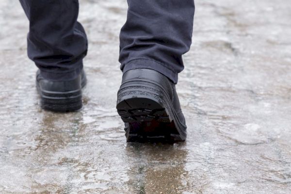 footpath-gritting-services-reduced-in-scalloway-and-lerwick-this-weekend