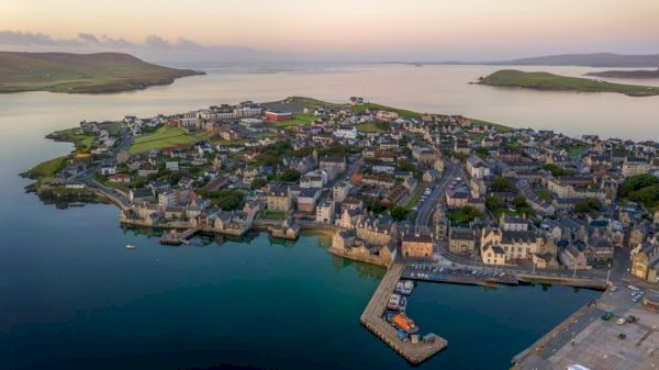 hjaltland-looks-towards-town-centre-regeneration-projects