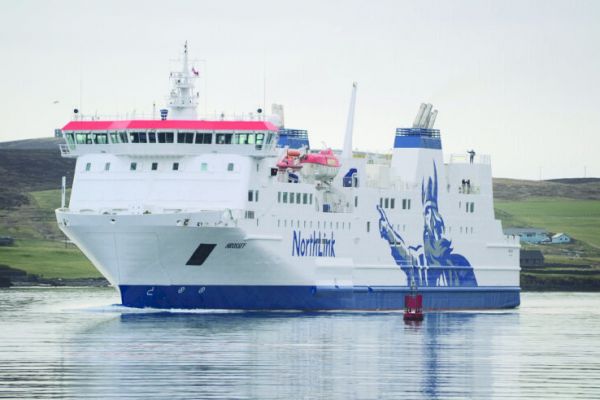 visitors-made-three-quarters-of-forward-bookings-on-‘lifeline’-ferry-service-this-summer