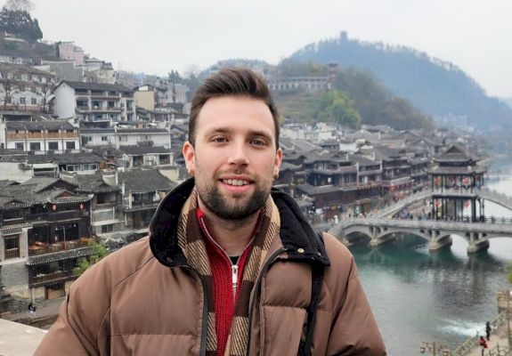 whiteness-man-nominated-for-teaching-award-in-china