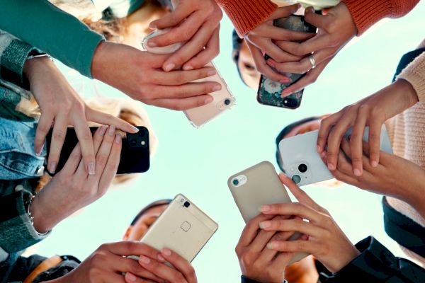 sic-launches-mobile-phones-in-schools-consultation